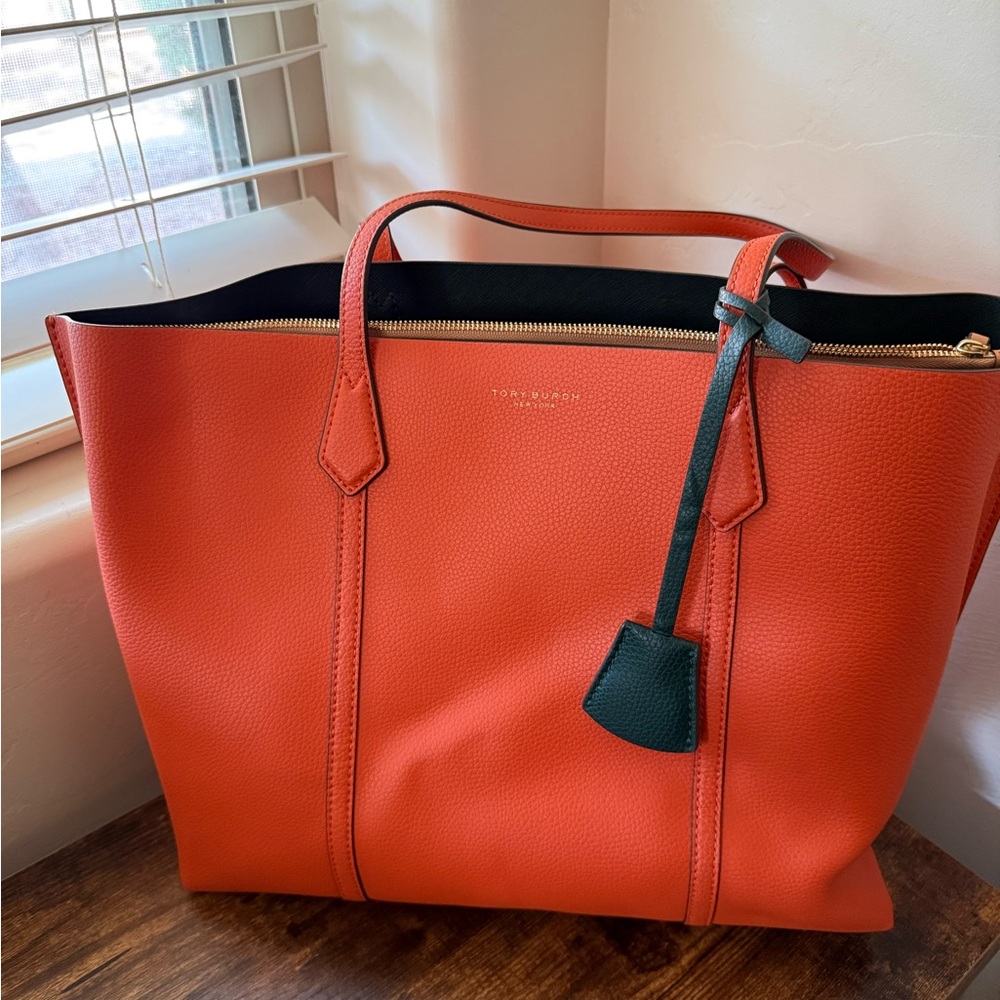 ❌SOLD❌ Tory Burch Orange Women's Tote Bag 🧡🍊🎃 GREAT PRICE